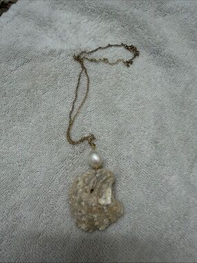 Gold Chain Necklace with Pearl and Natural Shell Pendant